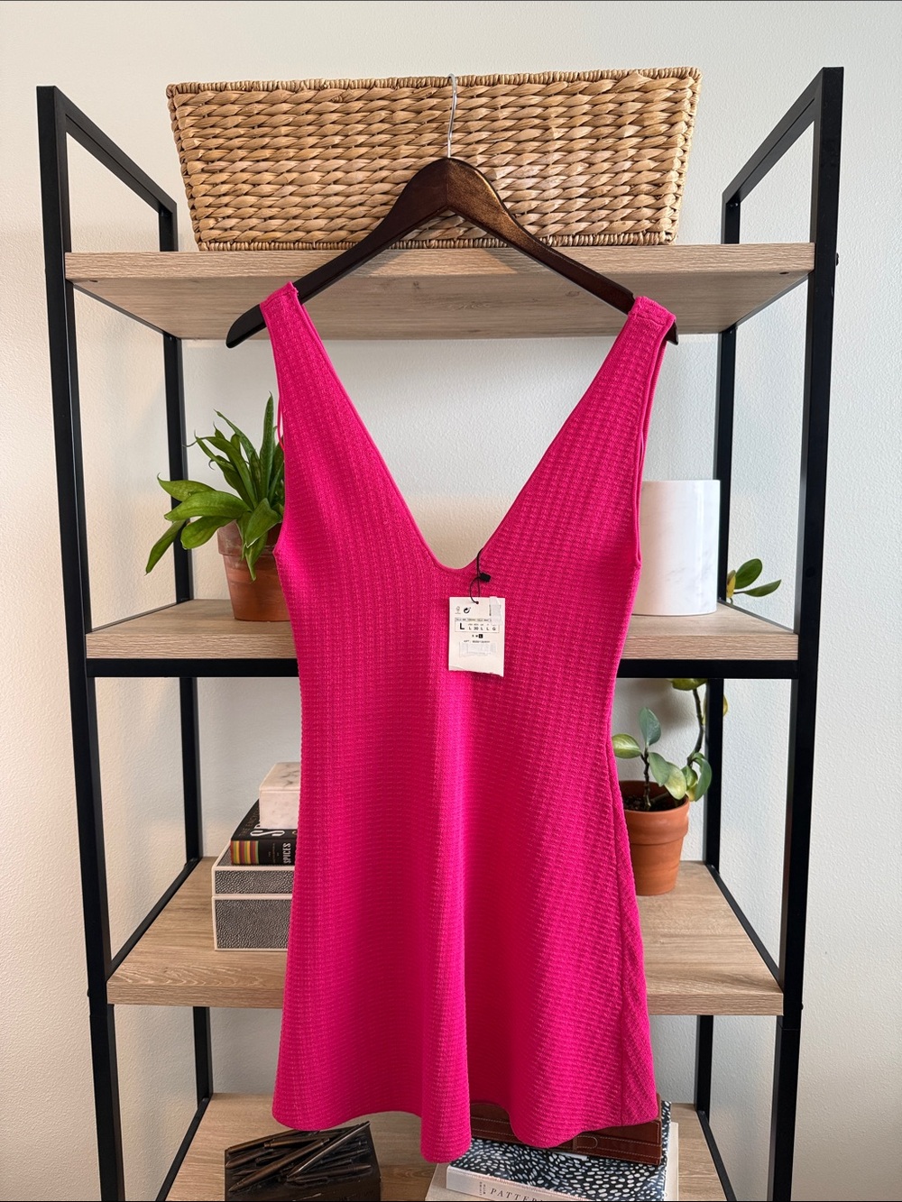 NWT Zara Stretch Knit Bright Pink Jacquard V-neck Dress, L